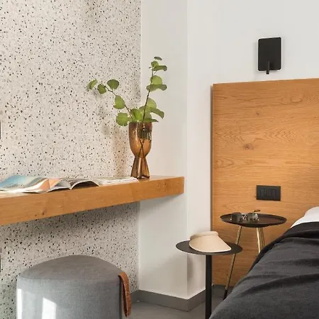 11 Enteka Acropolis 4* Athen